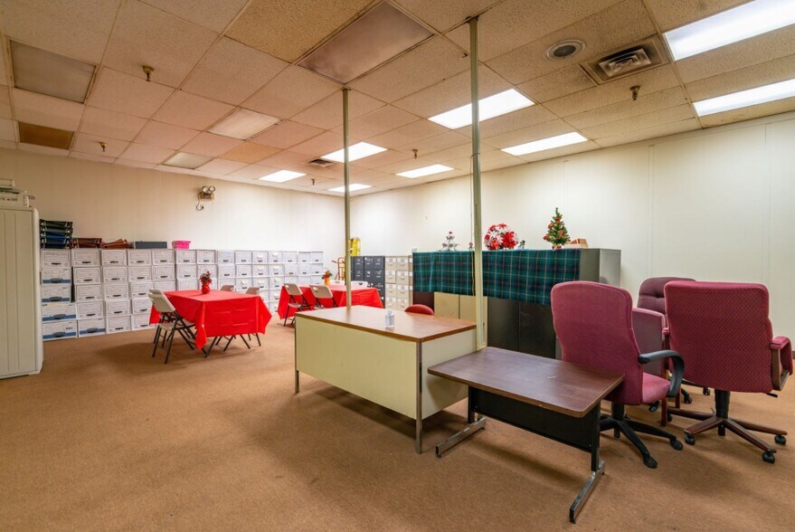 More Photos Of 621 Dana St NE, Warren Manufacturing For Lease