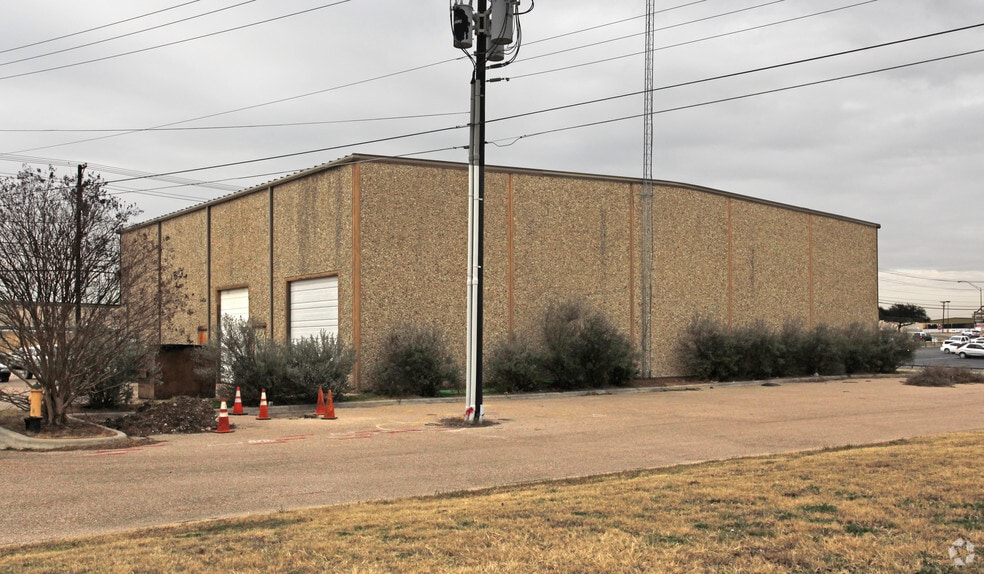 More Photos Of 5500 Franklin Ave, Waco Freestanding For Sale