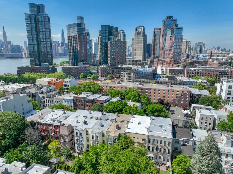 More Photos Of 100 Eagle St, Brooklyn Apartments For Sale