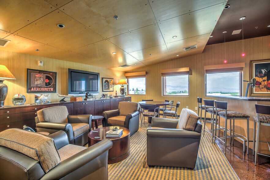 More Photos Of 9900 Covington Cross Dr, Las Vegas Office For Lease