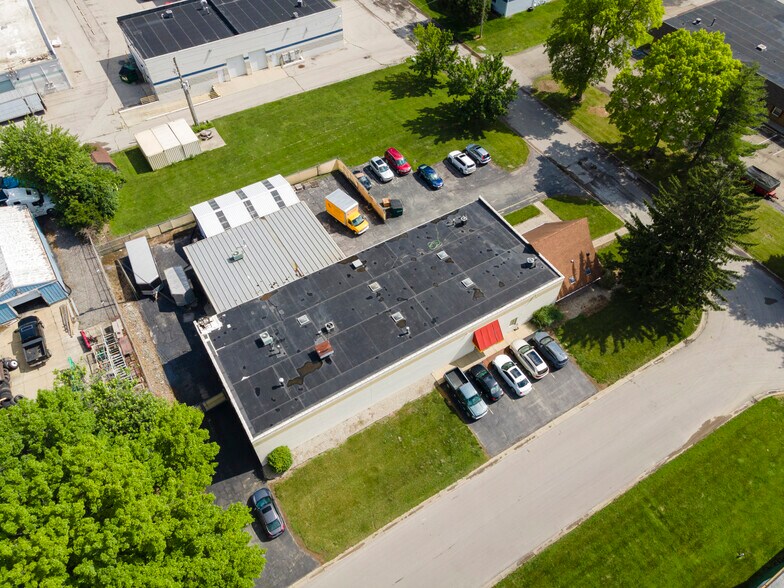 More Photos Of 8180 Country Club Pl, Indianapolis Warehouse For Lease