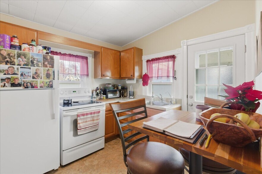 More Photos Of 402 Cottman St, Jenkintown Apartments For Sale
