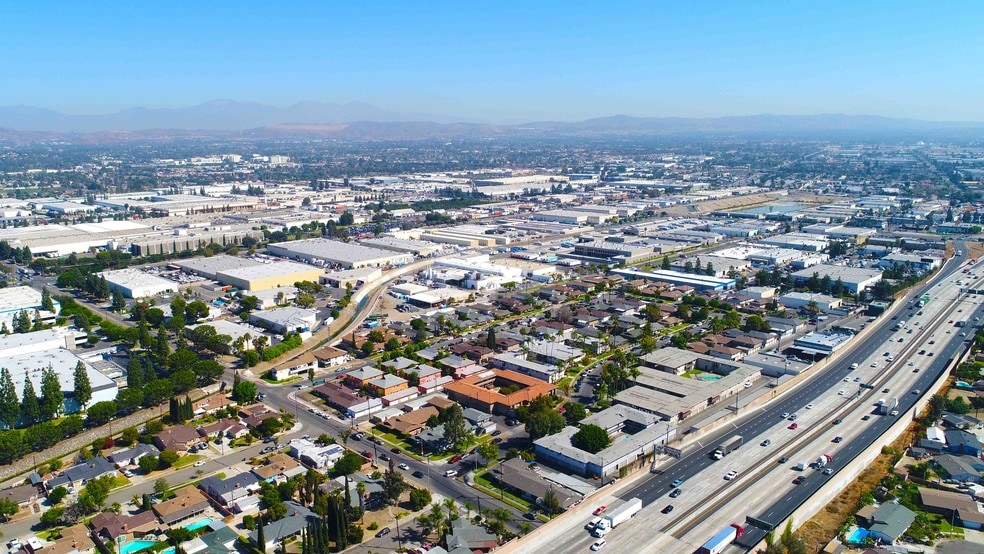 More Photos Of 1521 E Canfield Ln, Anaheim Apartments For Sale