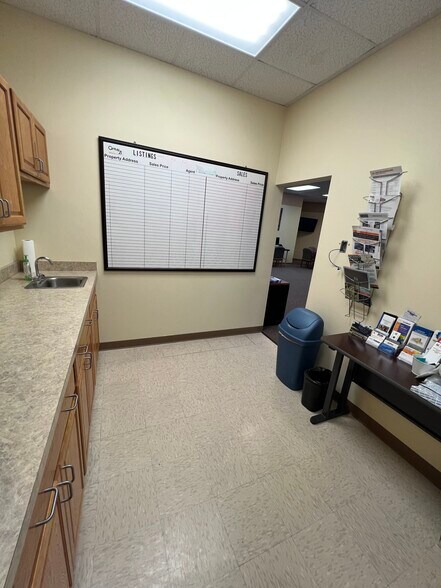 More Photos Of 2000 Sam Rittenberg Blvd, Charleston Office For Lease