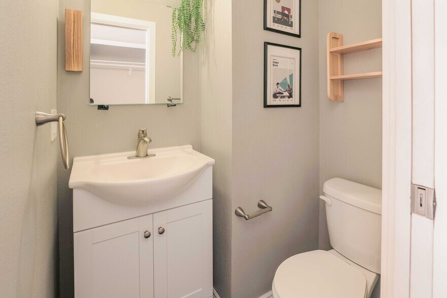 More Photos Of 392 11th St, Oakland Apartments For Sale