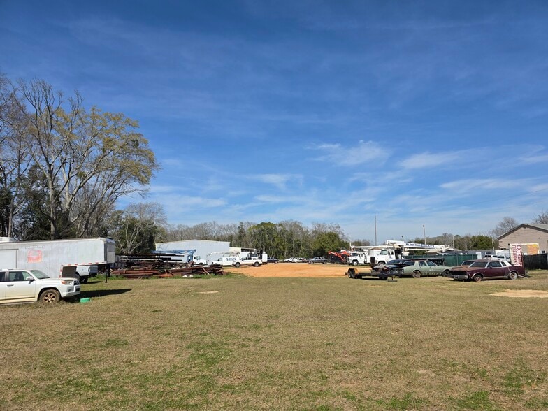 More Photos Of 22195 Cedar St, Robertsdale Warehouse For Sale