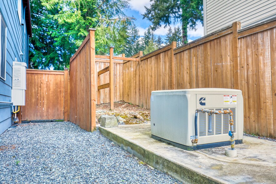 More Photos Of 1510 NE 170th St, Shoreline Apartments For Sale