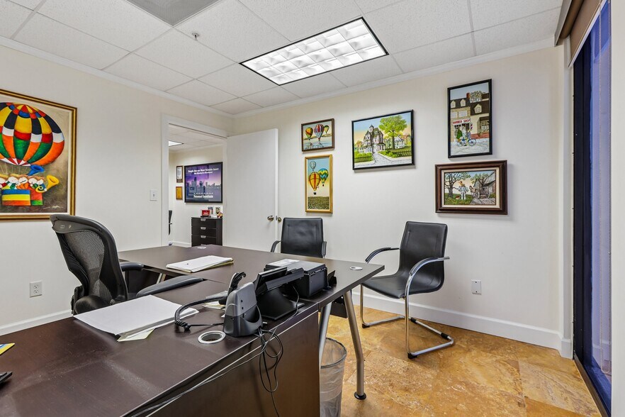 More Photos Of 1110 Brickell Ave, Miami Office For Sale