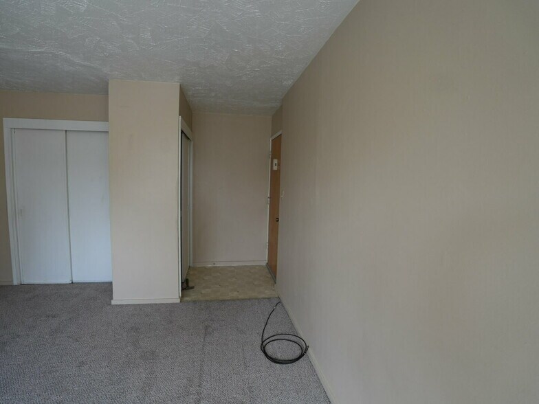 More Photos Of 311 W Highland Dr, Williston Apartments For Sale