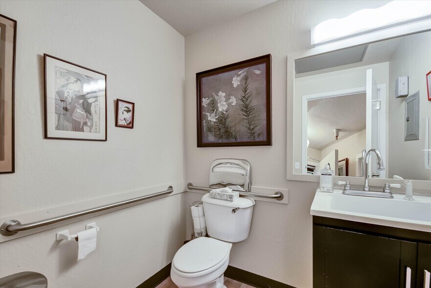 More Photos Of 1300 Grant Ave, Novato Office For Sale