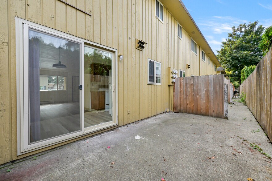 More Photos Of 3330 Northwest Ave, Bellingham Multifamily For Sale