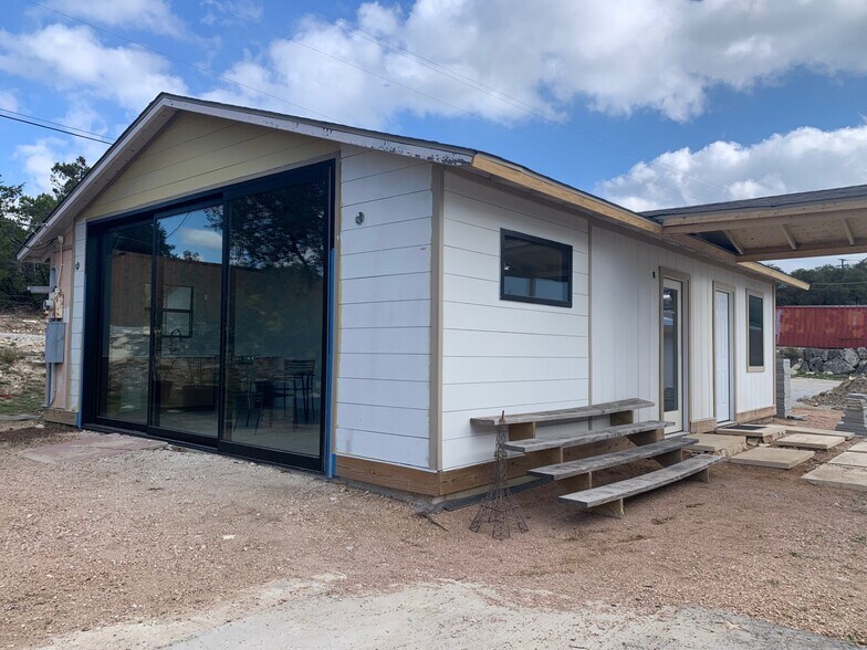 More Photos Of 22214 State Highway 71 W, Spicewood Storefront Retail Office For Lease