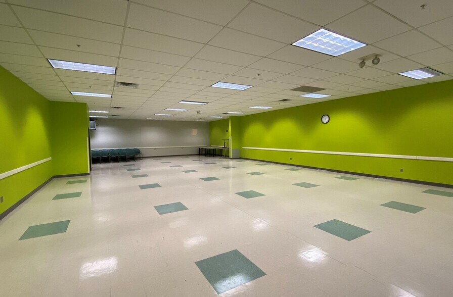 More Photos Of 7236 E Harry Ct, Wichita Office For Sale