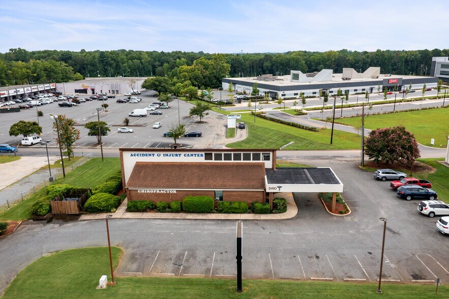 More Photos Of 5410 N Tryon St, Charlotte Medical For Sale