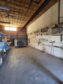 More Photos Of 1400 N Division St, Pontiac Flex For Sale