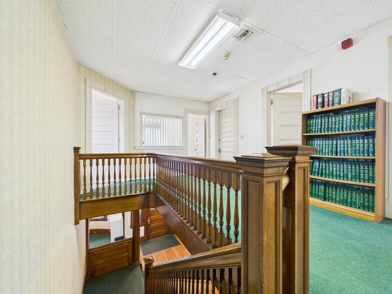 More Photos Of 73 Chestnut St, Springfield Loft Creative Space For Sale