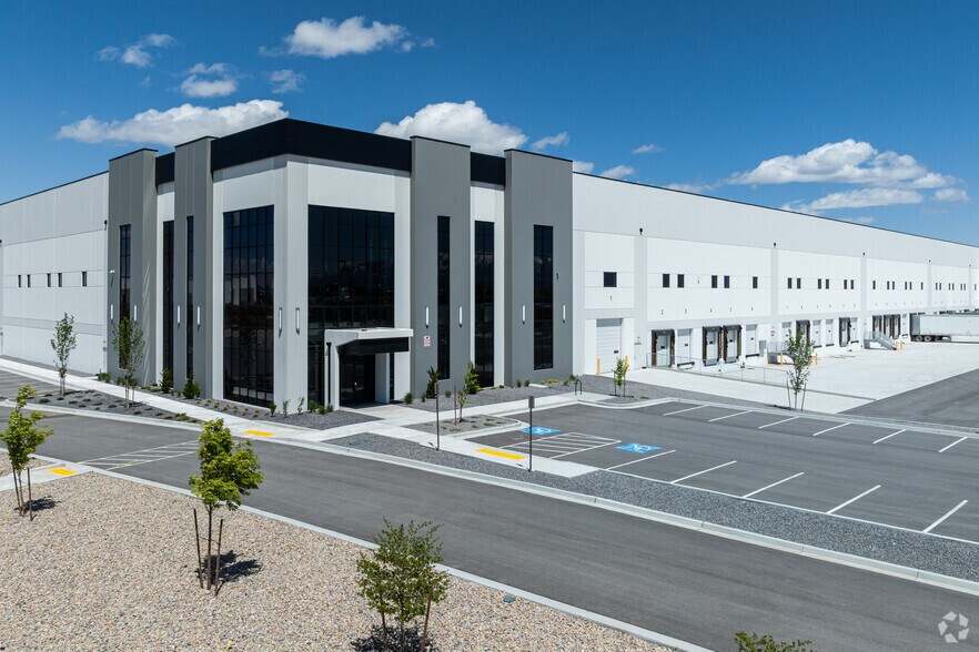 More Photos Of 264-S 5750 W, Salt Lake City Industrial For Sale