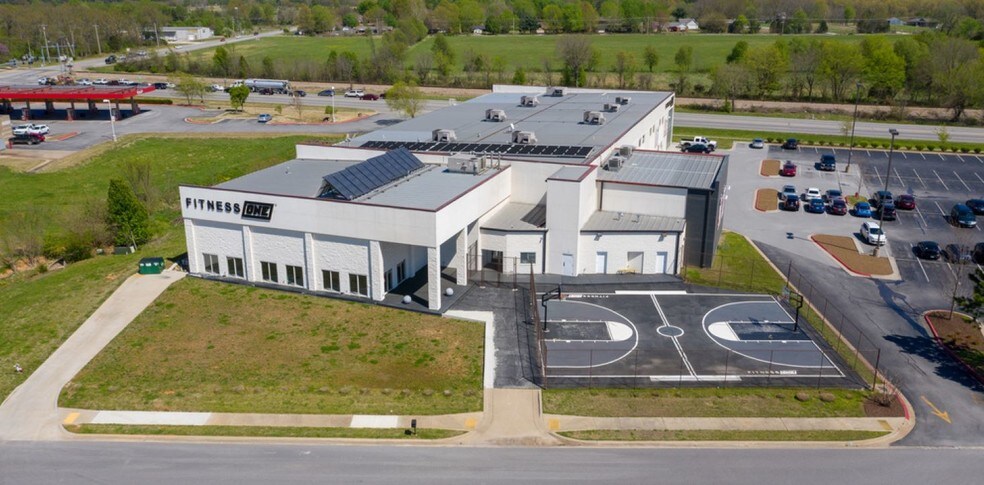 More Photos Of 1607 Empire St, Lowell Office For Sale