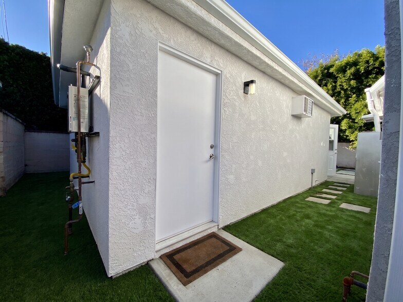 More Photos Of 4069-4071 Sawtelle Blvd, Culver City Apartments For Sale