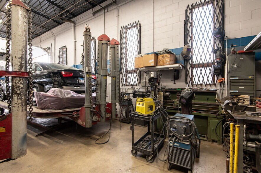 More Photos Of 7455 S Harlem Ave, Bridgeview Flex For Sale