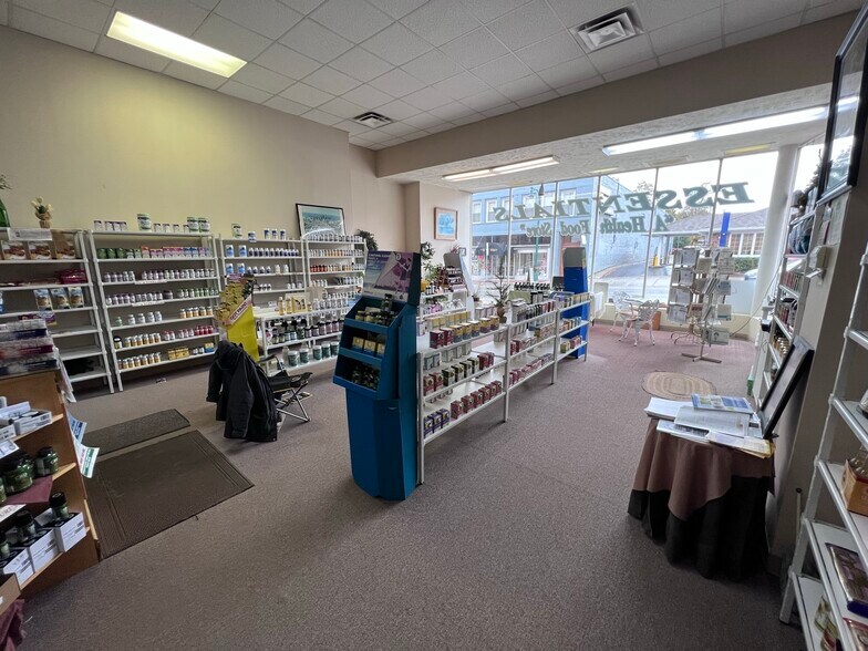More Photos Of 109 W Main St, Somerset General Retail For Sale
