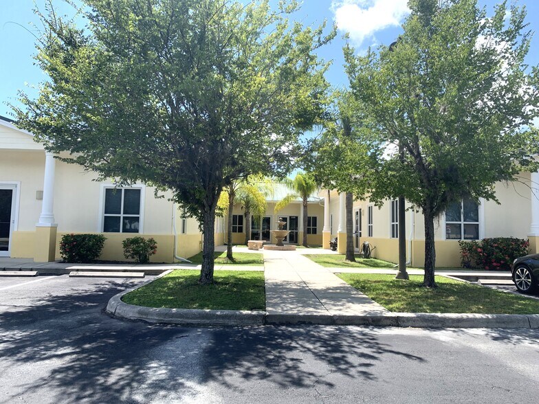 More Photos Of 5586 Broadcast Ct, Lakewood Ranch Medical For Lease