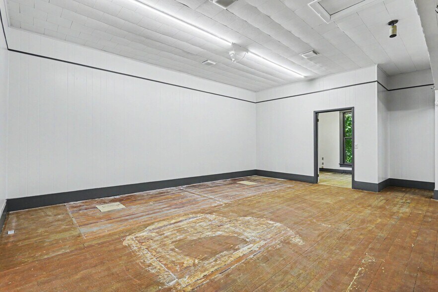 More Photos Of 9030 Columbus Rd, Mount Vernon Office For Sale