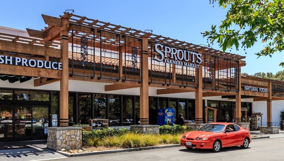 More Photos Of 982-1014 S Westlake Blvd, Westlake Village General Retail For Lease