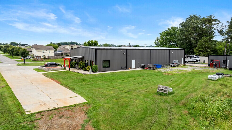 More Photos Of 2253 Boyds Creek Hwy, Sevierville Flex For Sale