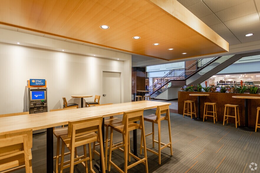 More Photos Of 50 E Rivercenter Blvd, Covington Office For Sale