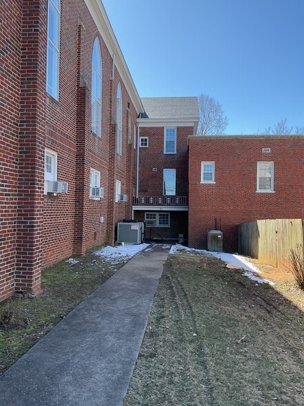 More Photos Of 3041 Campbell Ave, Lynchburg Specialty For Sale