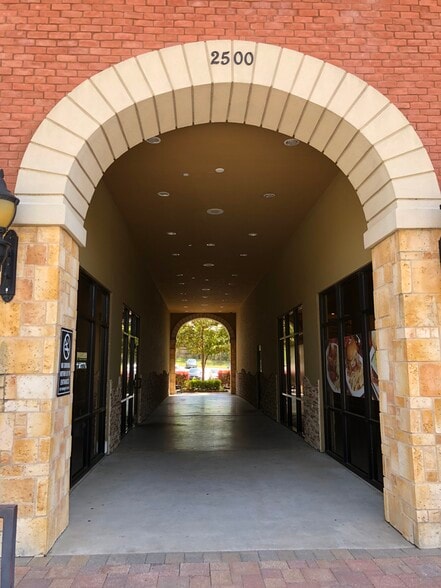 More Photos Of 2500 NE Green Oaks Blvd, Arlington Unknown For Lease