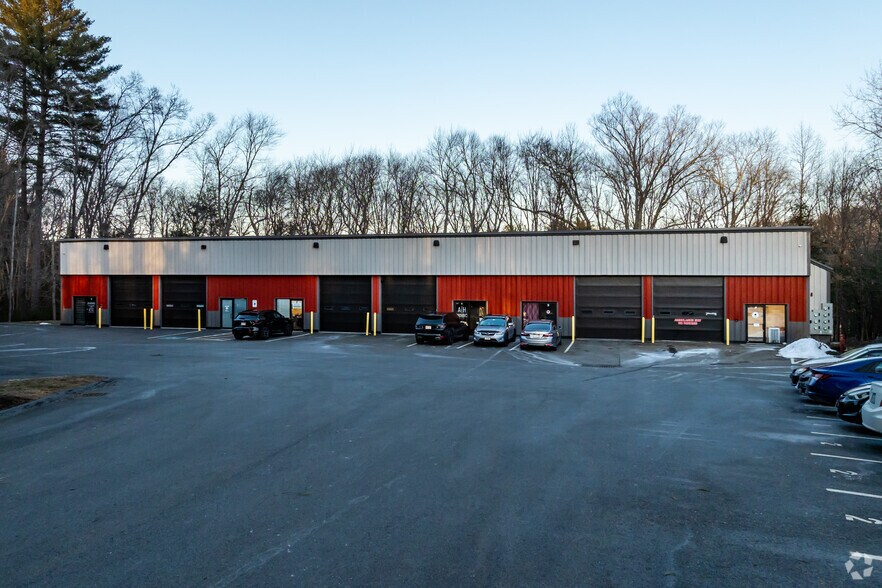 More Photos Of 10 Charlesview Rd, Hopedale Warehouse For Lease