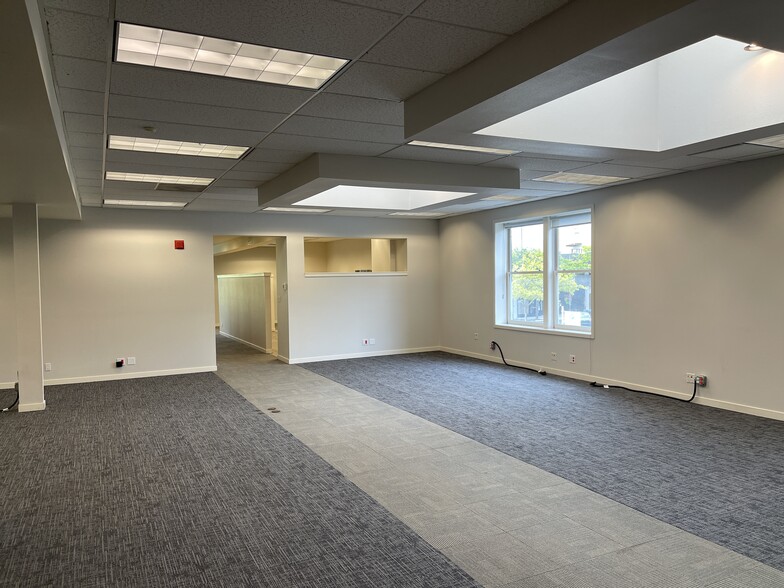 More Photos Of 1204 Railroad Ave, Bellingham Office For Lease