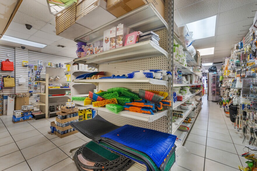 More Photos Of 3160-3158 NW 7th St, Miami Convenience Store For Sale