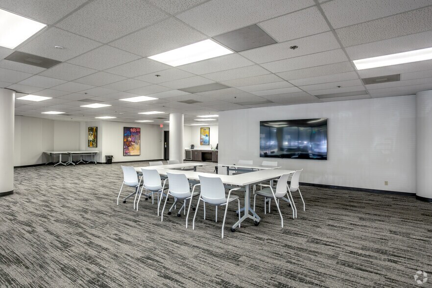 More Photos Of 16775 Addison Rd, Addison Office For Lease