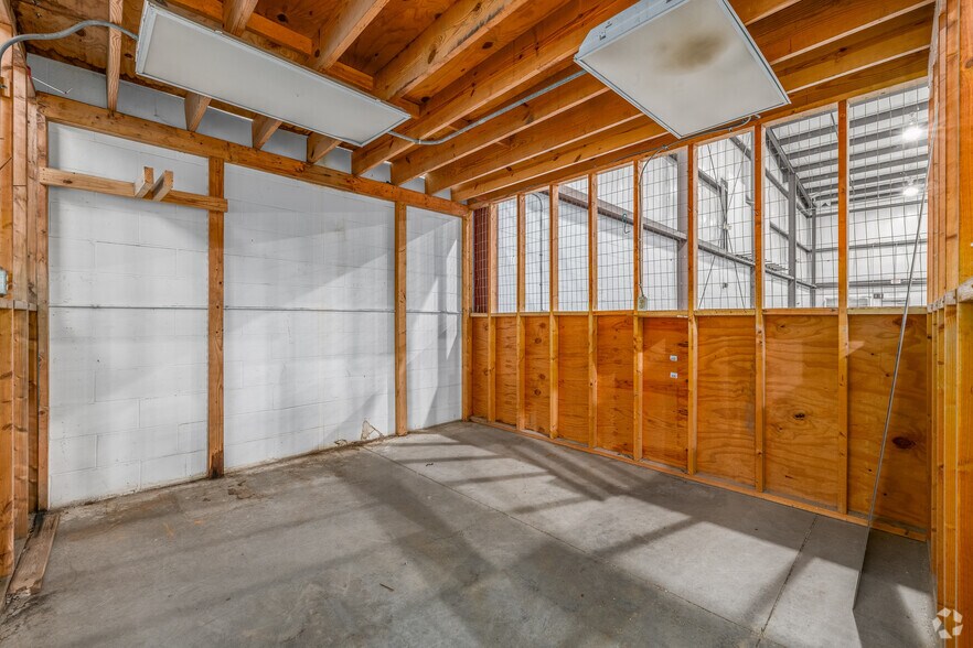 More Photos Of 4507 36th St, Orlando Service For Lease