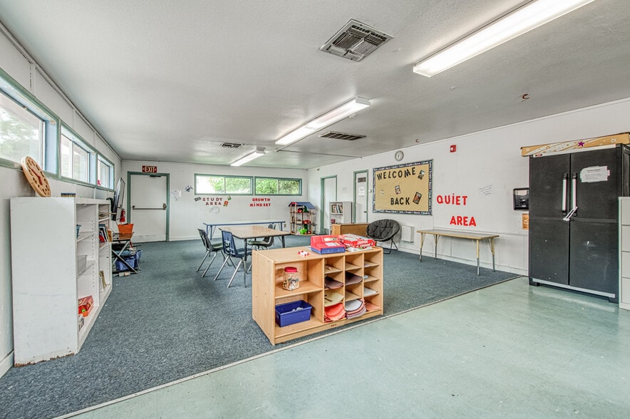More Photos Of 3311-3315 E Sierra Madre Ave, Fresno Daycare Center For Sale