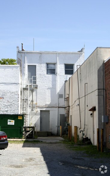 More Photos Of 309 High St, Portsmouth Storefront For Lease