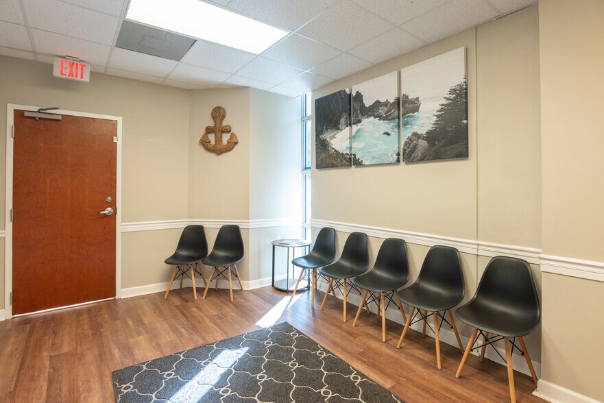 More Photos Of 12959 Palms West Dr, Loxahatchee Medical For Sale