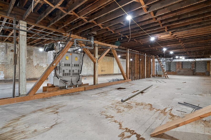 More Photos Of 602 G Ave, Grundy Center Fast Food For Sale