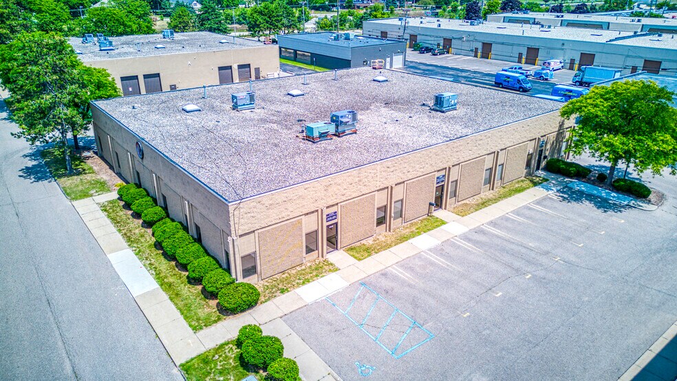 More Photos Of 37703-37713 Schoolcraft Rd, Livonia Unknown For Lease