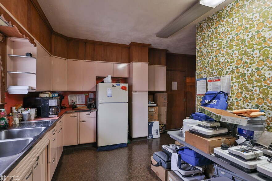 More Photos Of 419-437 W Emaus ave, Allentown General Retail For Sale