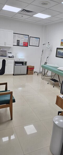 More Photos Of 3850 Bird Rd, Miami Office For Sale