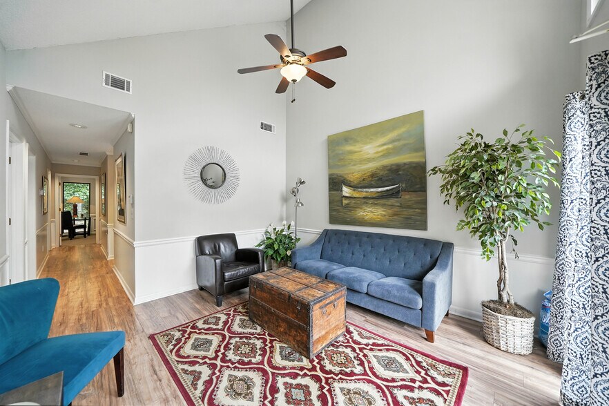 More Photos Of 11285 Elkins Rd, Roswell Office Residential For Sale