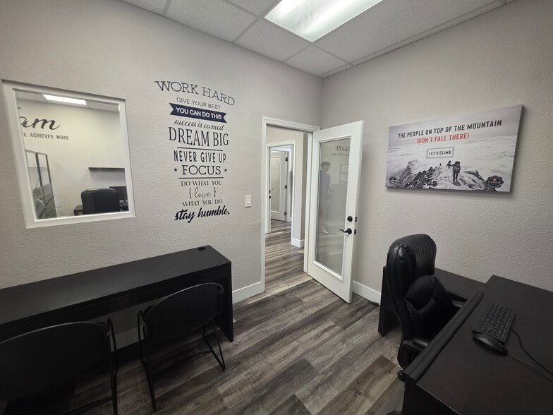 More Photos Of 5959 Mission Gorge Rd, San Diego Office For Sale