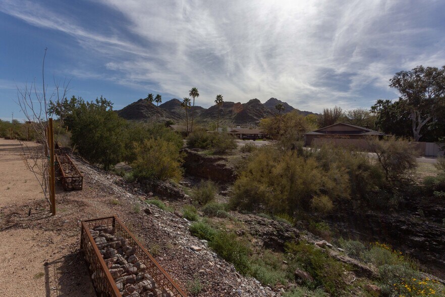 More Photos Of 1825-1845 E Northern Ave, Phoenix Office For Lease