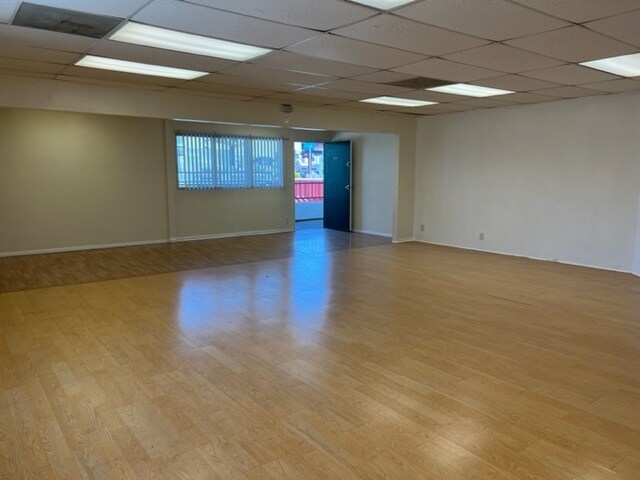 More Photos Of 11957 Santa Monica Blvd, Los Angeles Storefront Retail Office For Lease