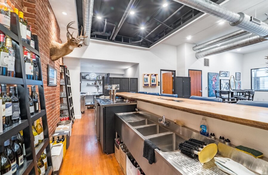 More Photos Of 209 Grant St, Wausau Restaurant For Sale