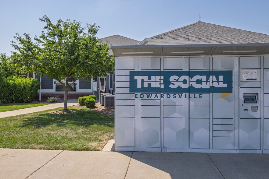 More Photos Of 1 Campus Edge Dr, Edwardsville Apartments For Sale